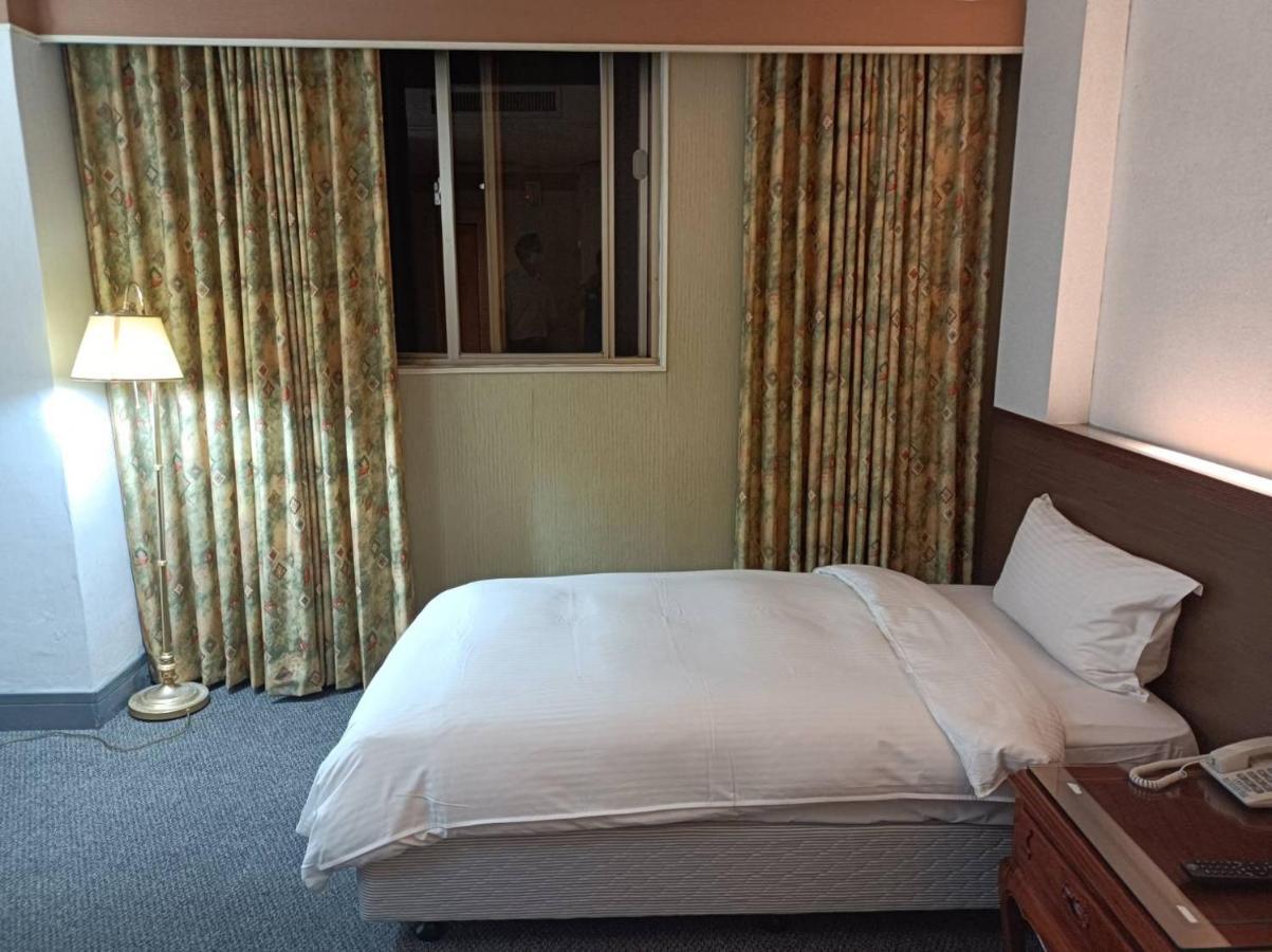 Duke Business Hotel Taoyuan Extérieur photo
