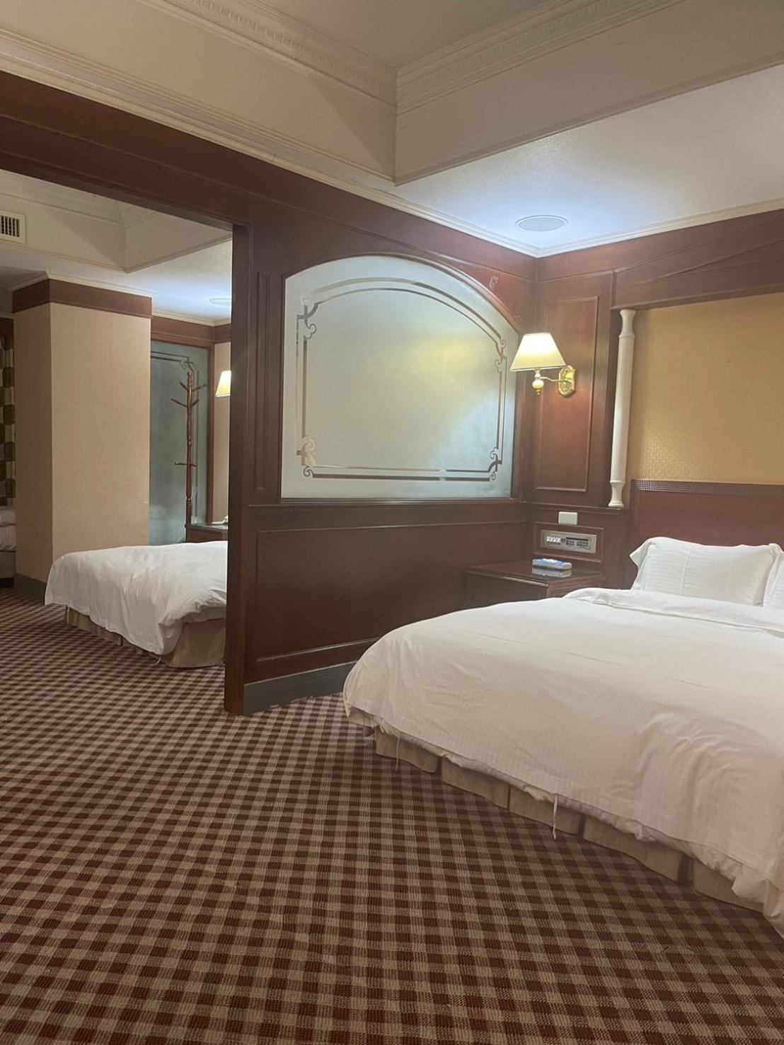 Duke Business Hotel Taoyuan Extérieur photo