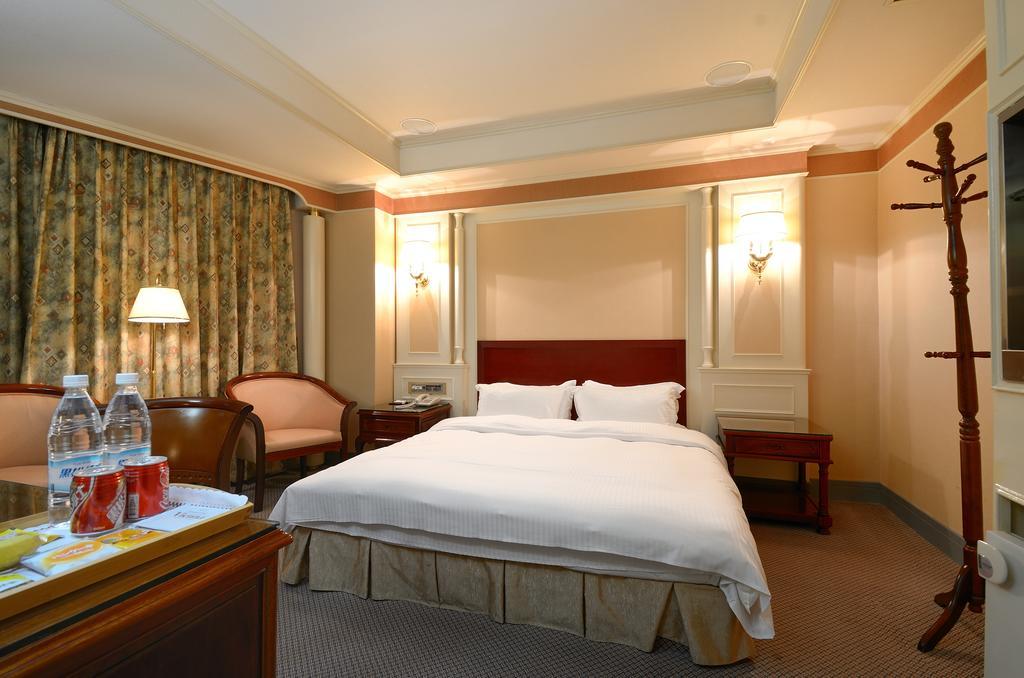 Duke Business Hotel Taoyuan Extérieur photo