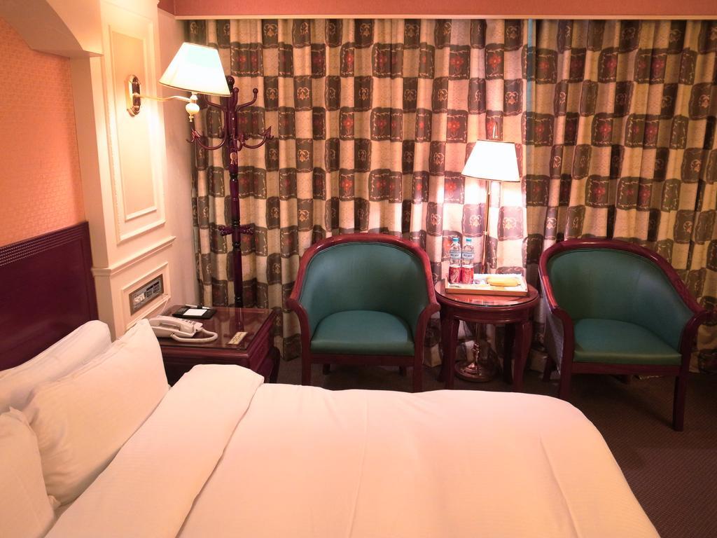 Duke Business Hotel Taoyuan Extérieur photo