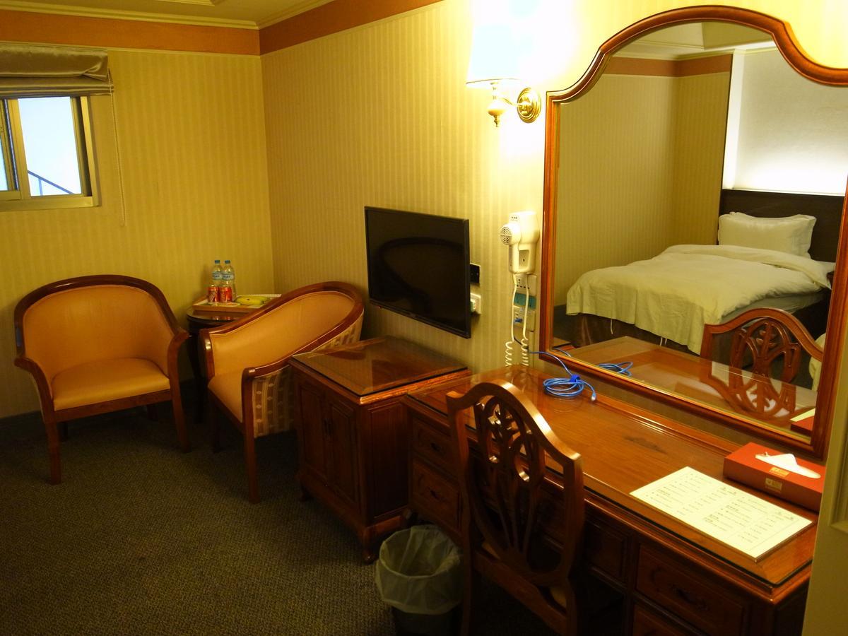 Duke Business Hotel Taoyuan Extérieur photo